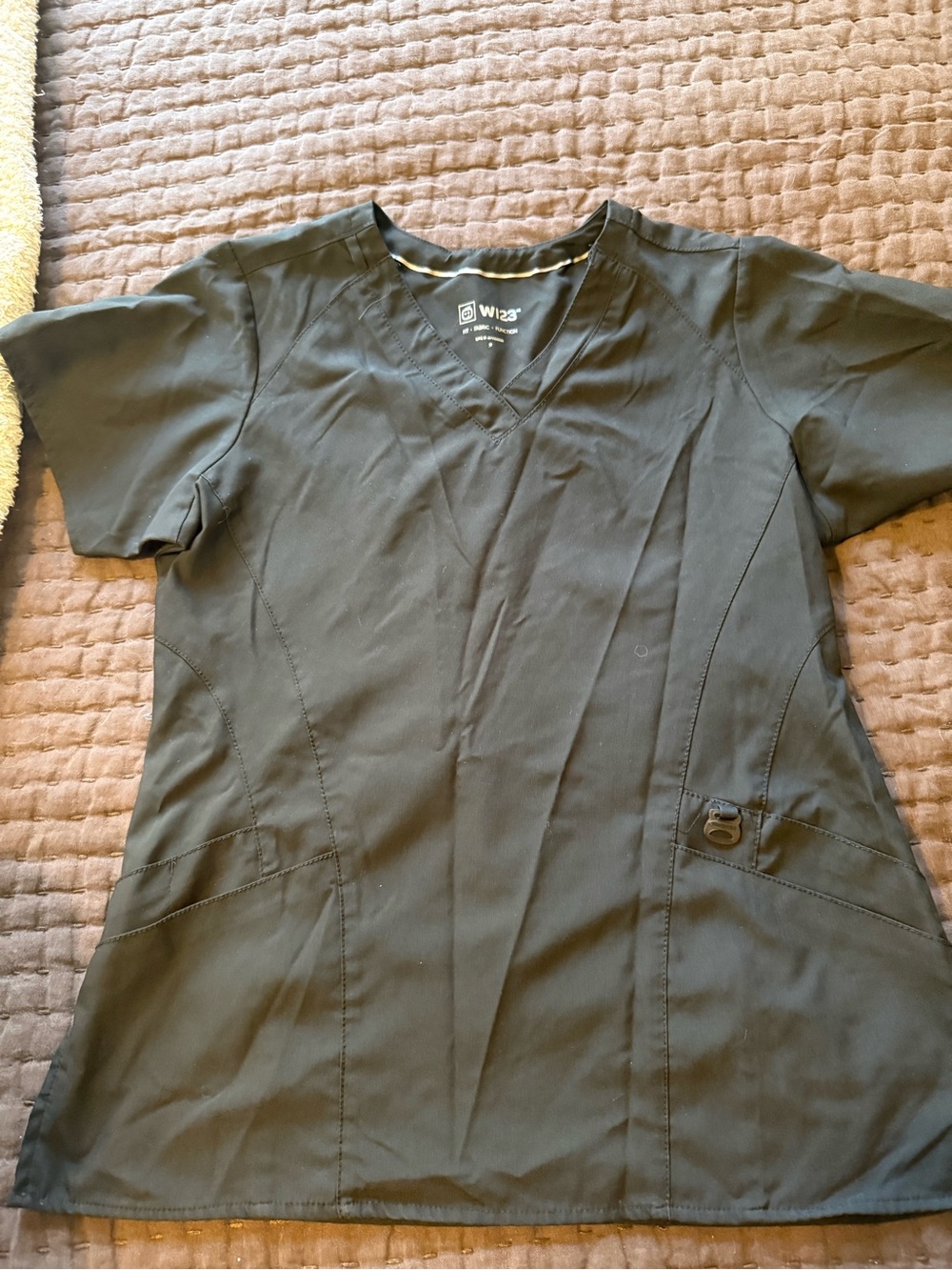 WonderWink Women’s Black V-Neck Scrub Top and Joggers